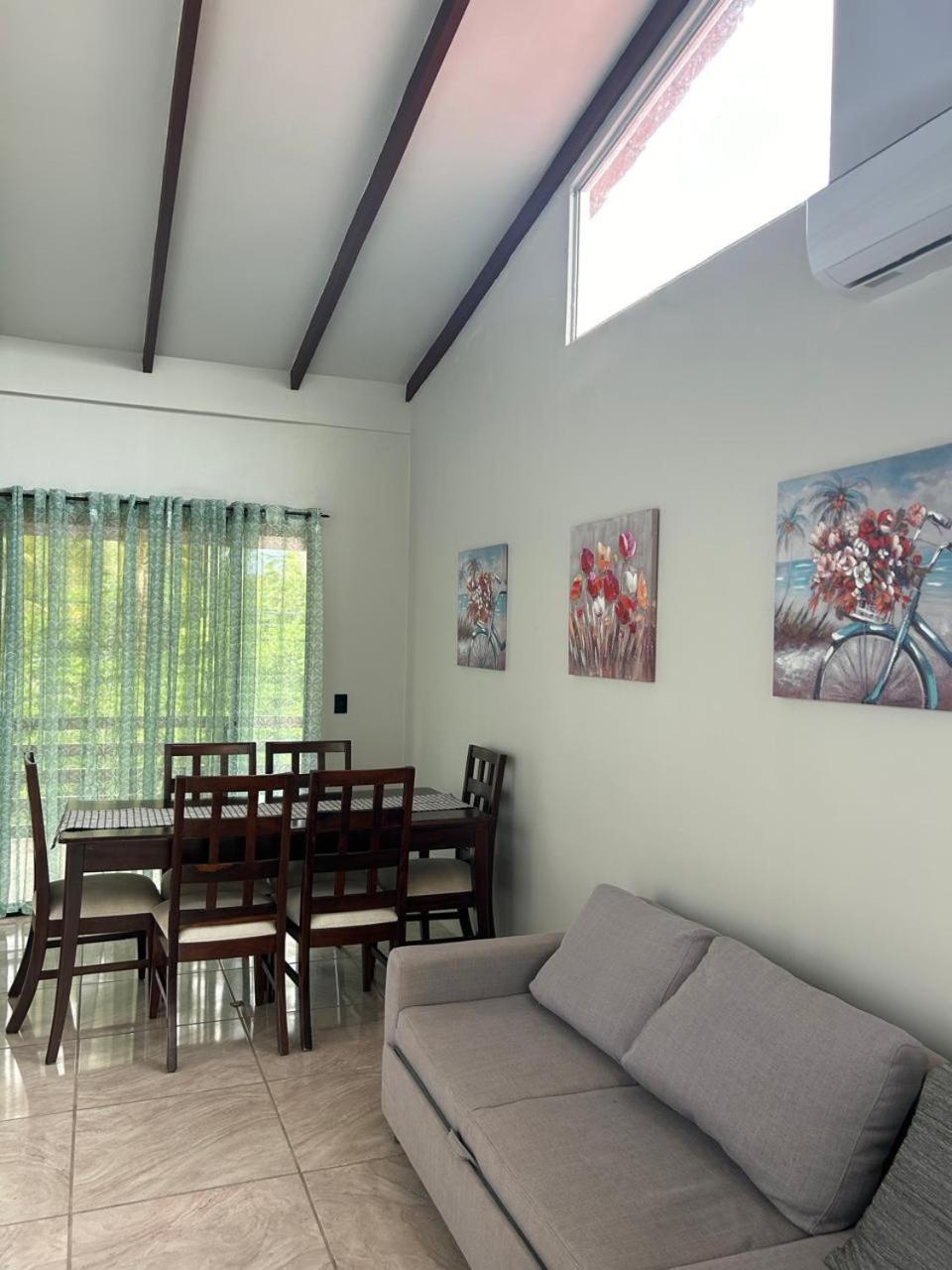 Colibri Apartment *